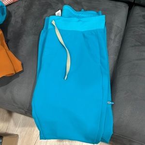 Figs joggers small tall